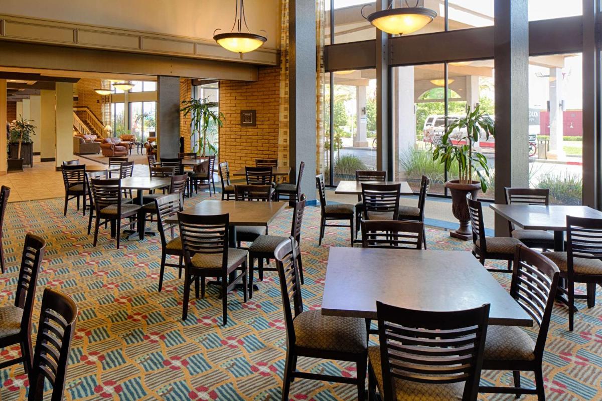 Popular attractions Area Nearby Property